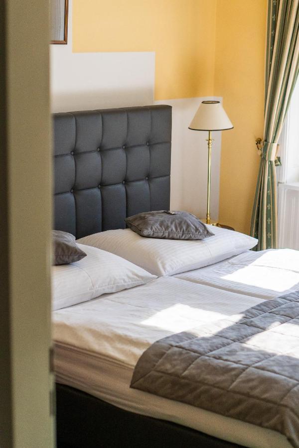 Hotel Bergwirt Schoenbrunn Виена Екстериор снимка