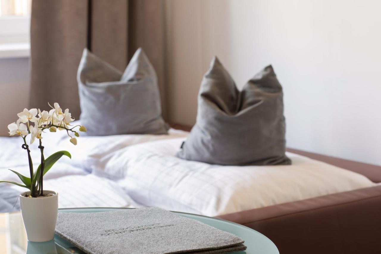 Hotel Bergwirt Schoenbrunn Виена Екстериор снимка