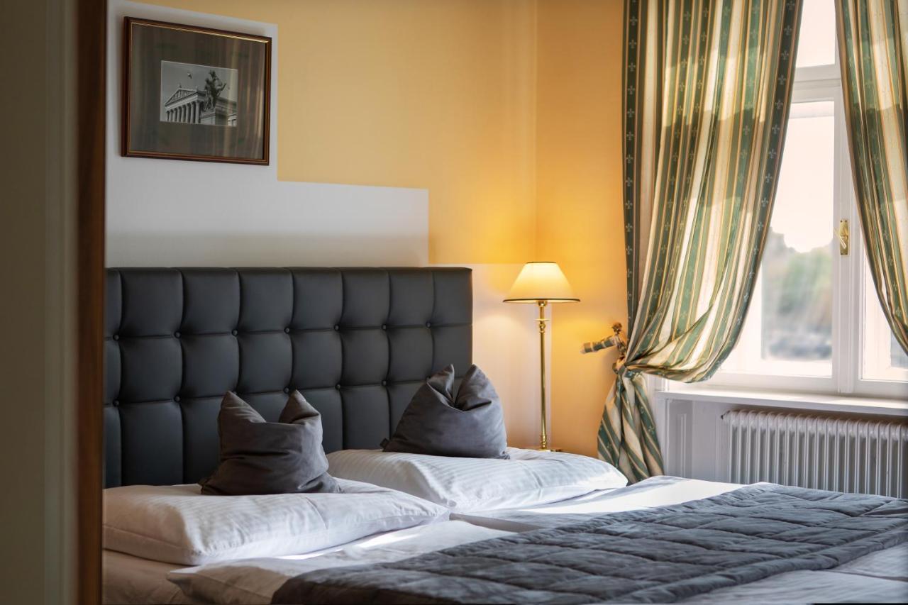 Hotel Bergwirt Schoenbrunn Виена Екстериор снимка