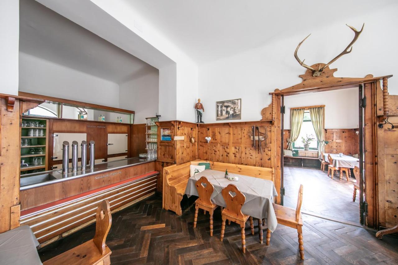 Hotel Bergwirt Schoenbrunn Виена Екстериор снимка