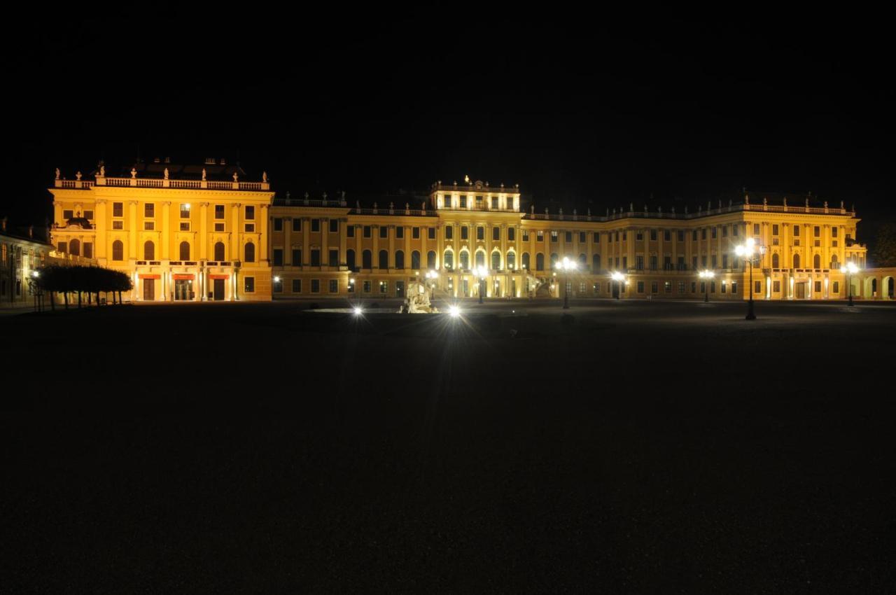 Hotel Bergwirt Schoenbrunn Виена Екстериор снимка